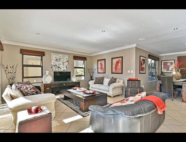 4 BEDROOM HOUSE FOR SALE IN BASSONIA ROCK
